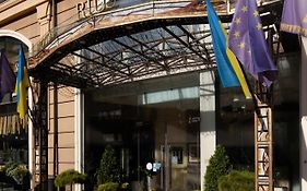 Rius Hotel Lviv